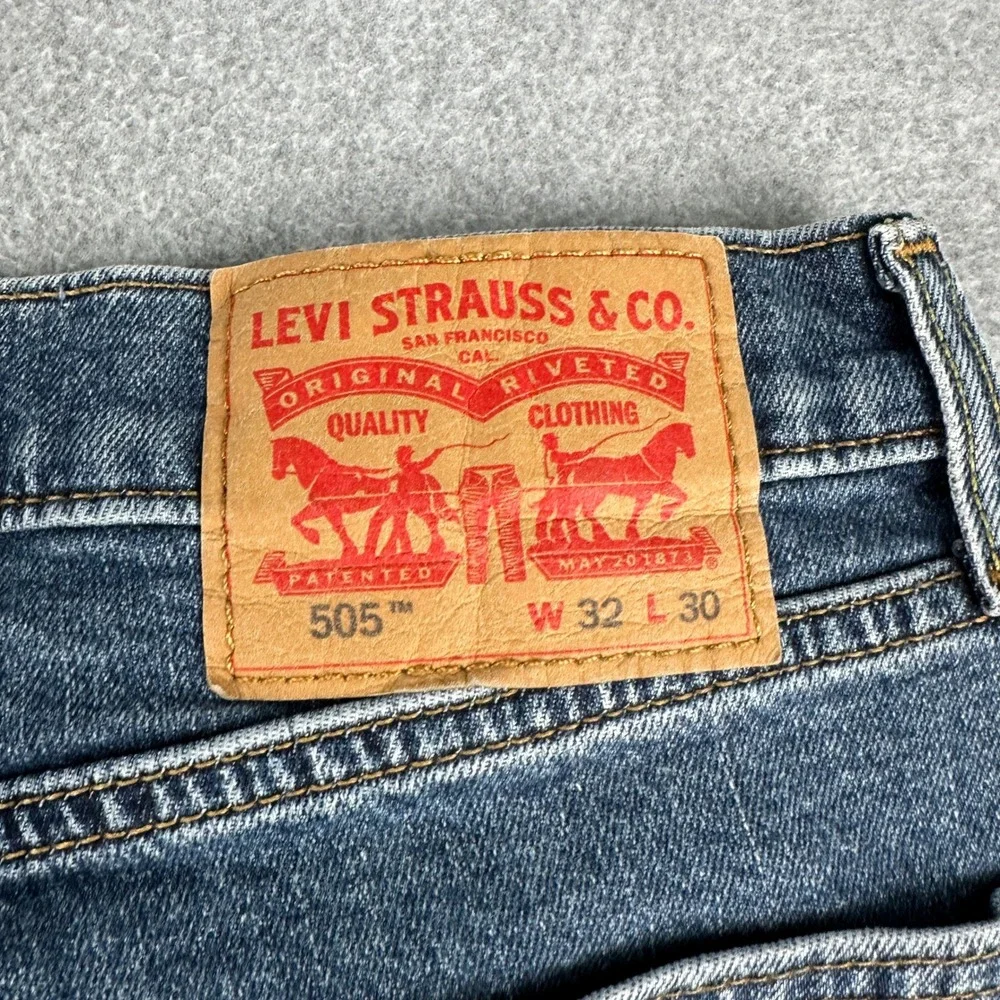 Levi's Jeans Mens 32x30 505 Regular Fit Blue Straight Leg Stretch Denim